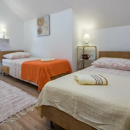 Apartment Luxury Lana